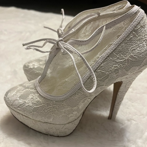 Fabulicious Shoes - Fabulicious Lace booties